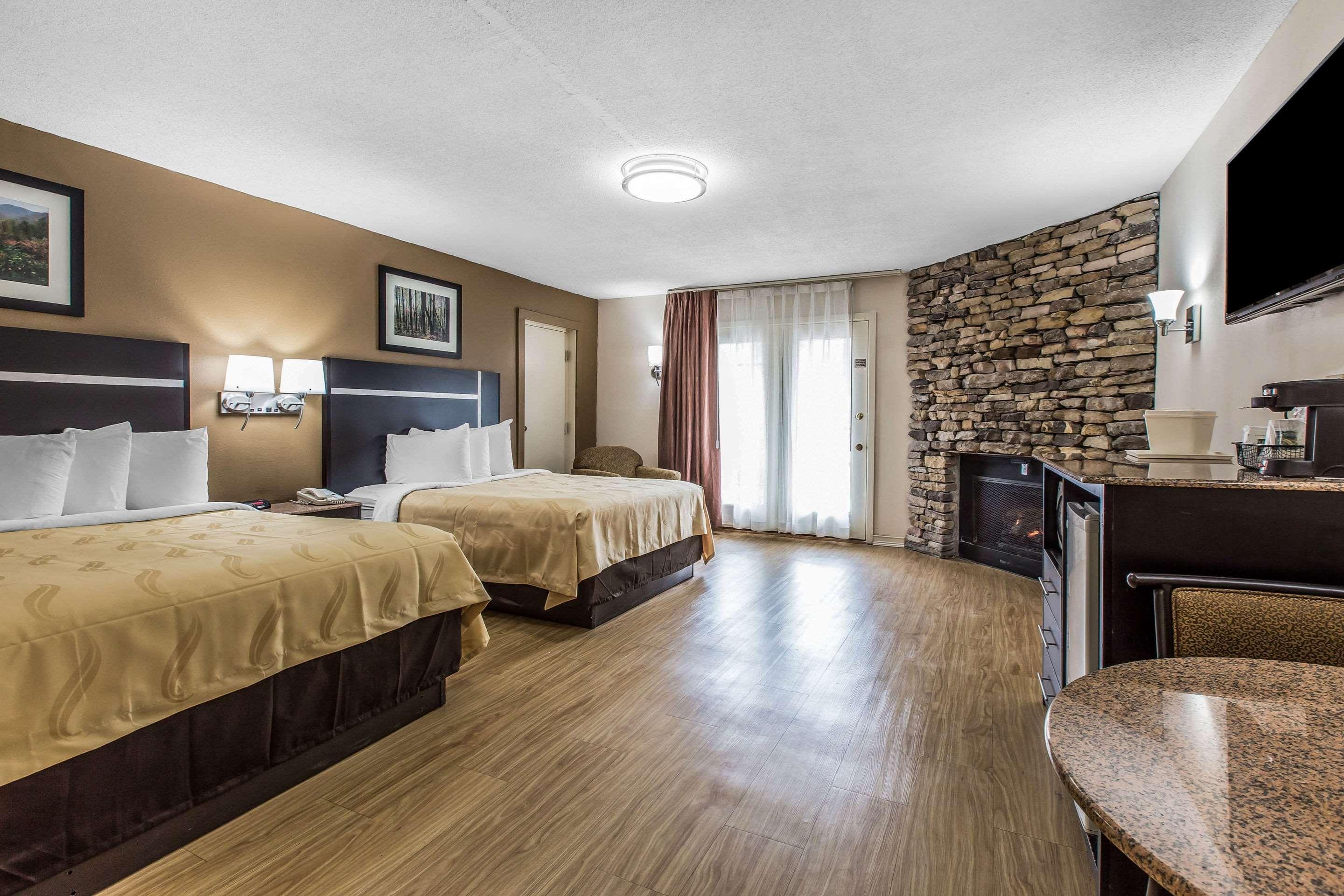 Quality Inn & Suites Gatlinburg Esterno foto