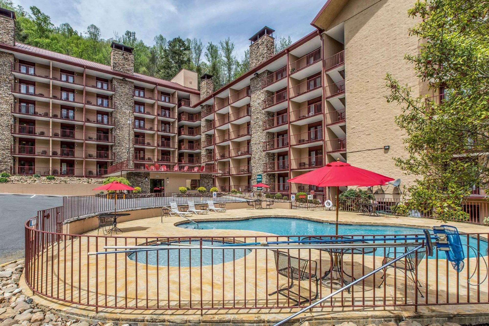 Quality Inn & Suites Gatlinburg Esterno foto